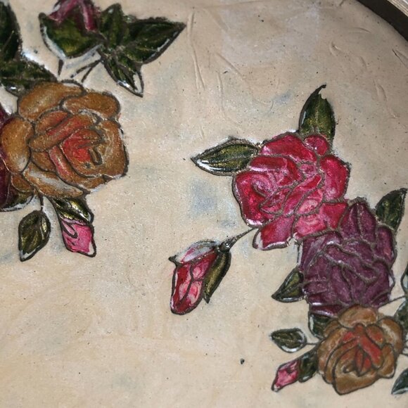 Vintage set of two floral brass and enamel plates - Picture 5 of 16